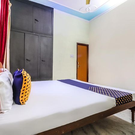 Spot On 70311 Rangoli Palace Hotel Лакнау Екстериор снимка